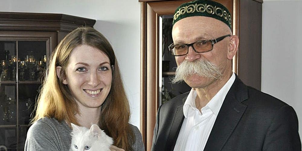 Olga Wojciechowska z kotką Leszką i Władysław Grochowski fot. UM Siedlce - fot. 
