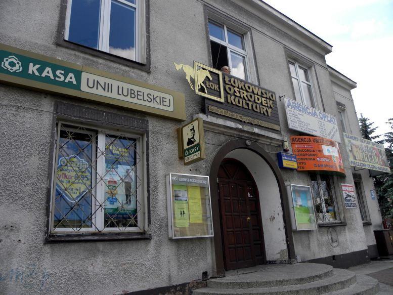 Łukowski Ośrodek Kultury popada w coraz większą ruinę. - fot. 