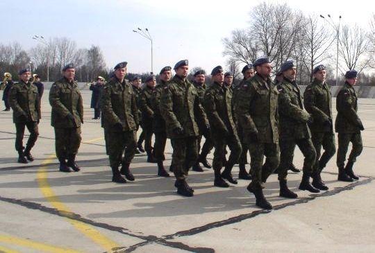 50 żołnierzy Bazy Lotnictwa Taktycznego w Mińsku Mazowieckim złożyło wymówienia ze służby.
 - fot. 