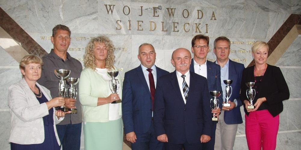 Laureaci w kategorii szkół podstawowych (fot. Z.J.) 