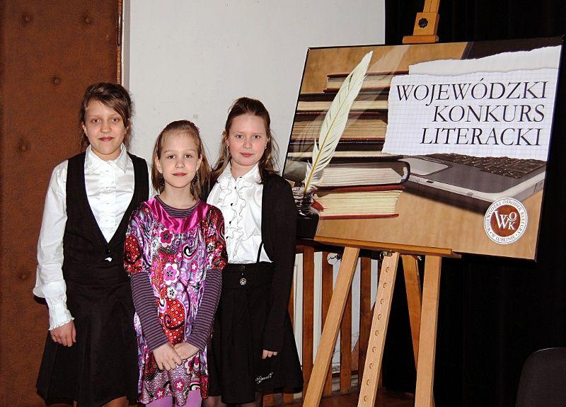 Laureatki literackiego konkursu „Cztery pory roku” podczas spotkania w Wojewódzkim Ośrodku Kultury w Lublinie. Fot. Arch. SP 5 w Łukowie. (pgl) - fot. 