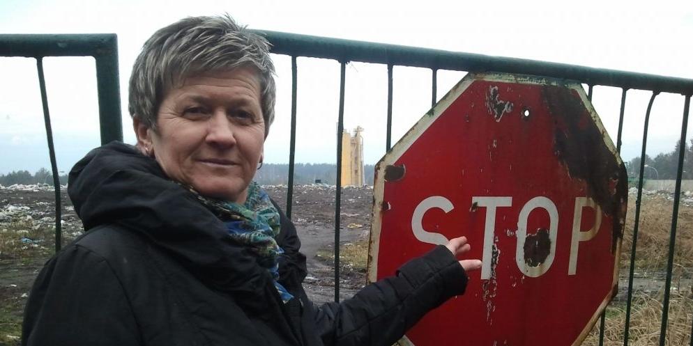  Wysypisko jest oficjalnie zamknięte, ale śmieci są tam wywożone nadal. 
Dlatego jestem tu częstym gościem – mówi sołtys Suchodołu Danuta Pietrucha.
 - fot. 