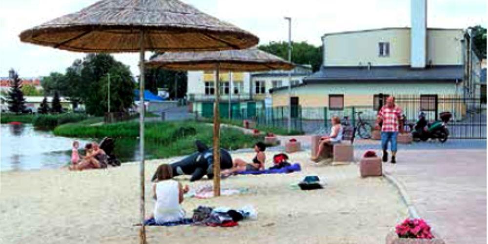 Jest piękna plaża, ale kąpać się nie wolno. Fot. MC - fot. 