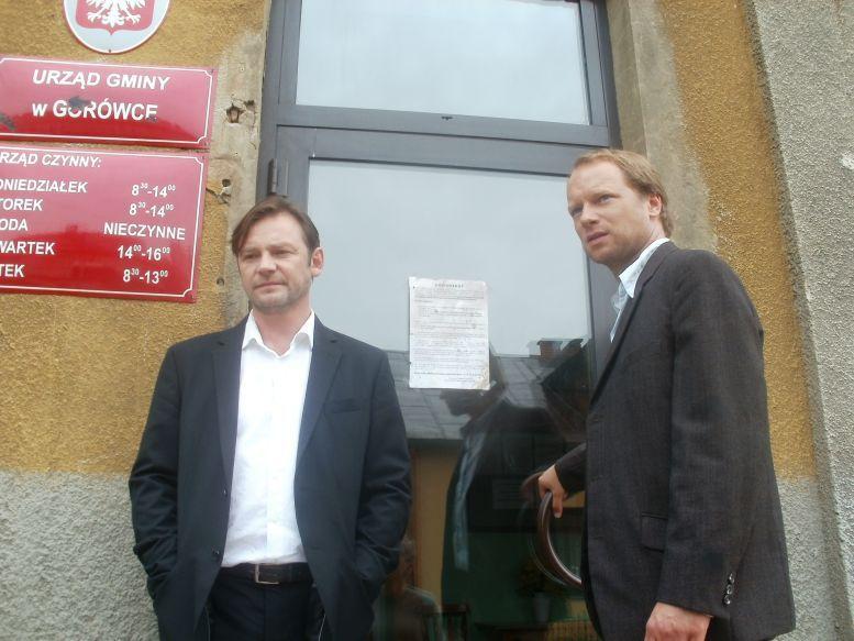 Ireneusz Czop i Maciej Stuhr podczas kręcenia zdjęć. 
Filmowy Urząd Gminy w Gurówce to w rzeczywistości 
parysowska biblioteka. fot. arch. UG Parysów - fot. 