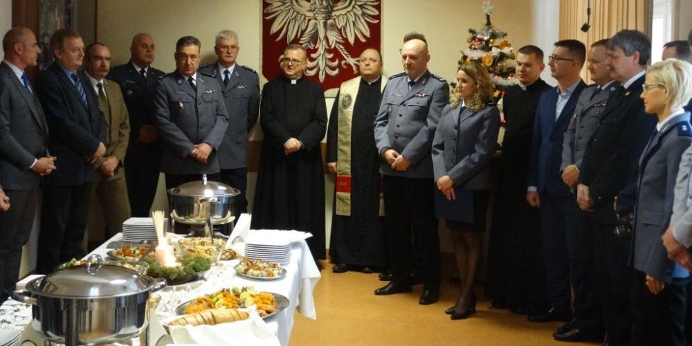 Wigilijne spotkanie w wegrowskiej komendzie policji.  fot. arch KPP w Węgrowie - fot. KPP Węgrów