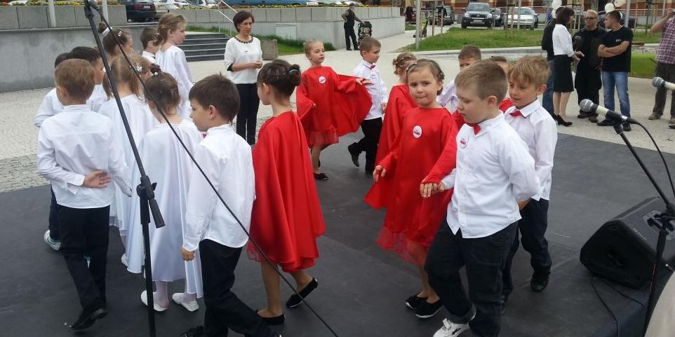 Polonez w wykonaniu przedszkolaków - fot. 
