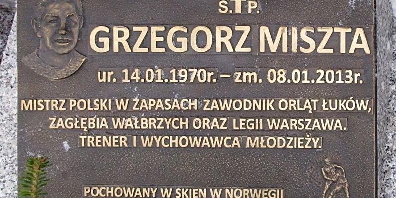 Tak wygląda tablica pamięci Grzegorza Miszty. Fot. PGL - fot. 