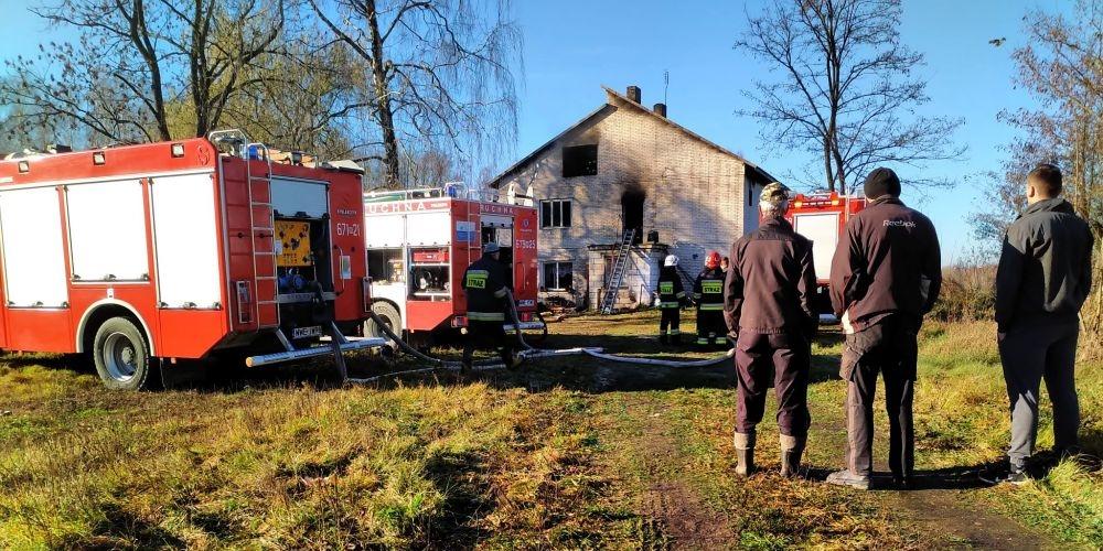 Po ugaszeniu pożaru domu w Wyszkowie. Fot. Internauta - fot. sąsiad