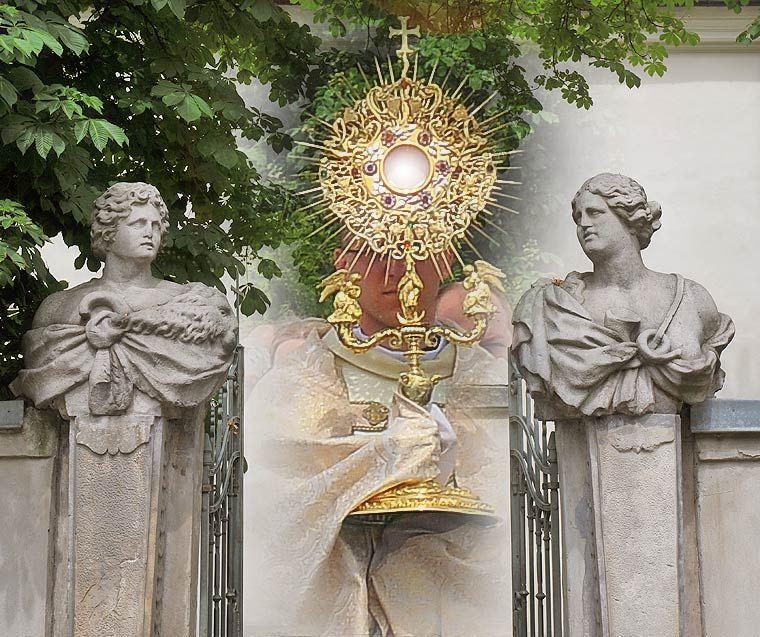 Popiersia bóstw greckich i rzymskich Heraklesa syna Zeusa i bogini Diany 

w wejściu bocznym przy Bazylice Mniejszej w Dniu Bożego Ciała.
Fot. Michal Kurc - fot. 