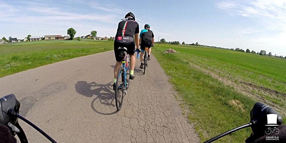Na trasie zapowiadanego Biegu Kolarskiego. Fot. Rowerowy Łuków - fot. Rowerowy Łuków