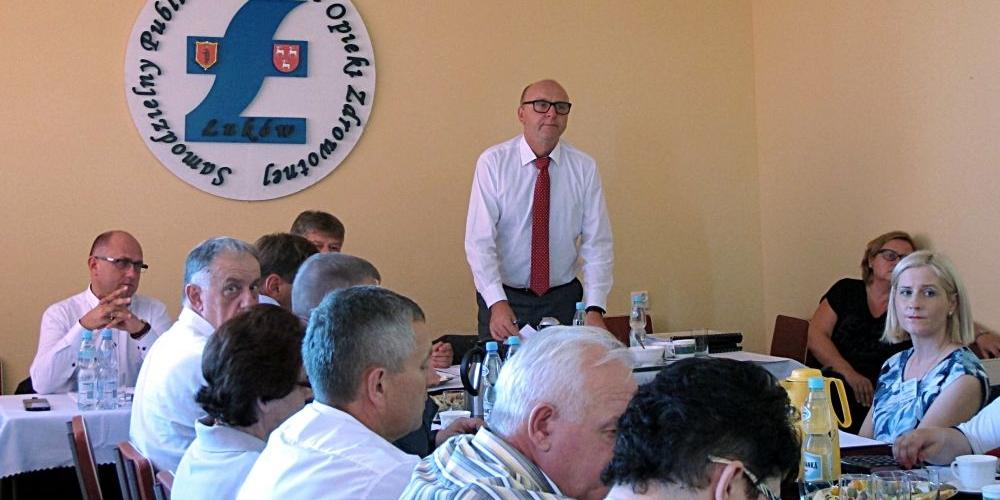Władysław Kobielski, dyrektor SP ZOZ w Łukowie, unikał jak mógł podania członkom Rady Społecznej SP ZOZ szczegółowych danych o planowanym kredycie bankowym. Fot. PGL - fot. 