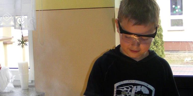 Podczas zajęć, które w Zespole Szkół w Krynce poprowadzili dla dzieci studenci Uniwersytetu 
Przyrodniczo-Humanistycznego w Siedlcach. Fot. Arch. ZS w Krynce - fot. 