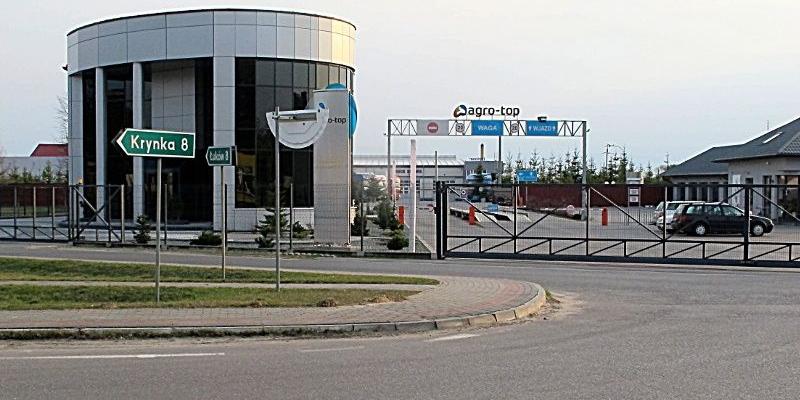 Na skrzyżowaniu przed Zakładem Agro-Top w Gręzówce, w ramach przebudowy dróg lokalnych zostanie wybudowane rondo. Fot. PGL - fot. 