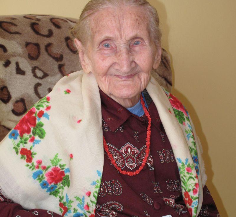 Jubilatka mówi, że 105 lat minęło jak jeden dzień.
 - fot. 