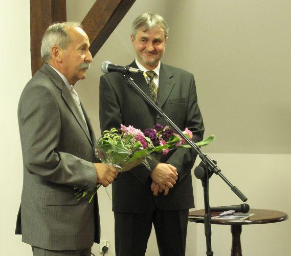 Stefan Somla złożył Sławomirowi Kordaczukowi gratulacje w imieniu siedleckiej Rady Miasta, fot. Ana - fot. 