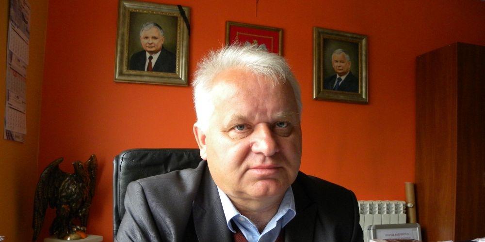 Zbigniew Sobolewski uważa, że Lech Kaczyński był po 1989 roku pierwszym i jak na razie jedynym prezydentem, który podniósł Polskę z kolan. - fot. 