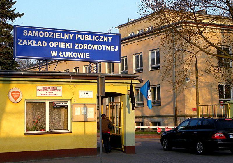 W SP ZOZ w Łukowie zakończył się spór zbiorowy. Dziś pielęgniarki rozmawiały z dyrektorem o podwyżkach płac. Fot. PGL - fot. 