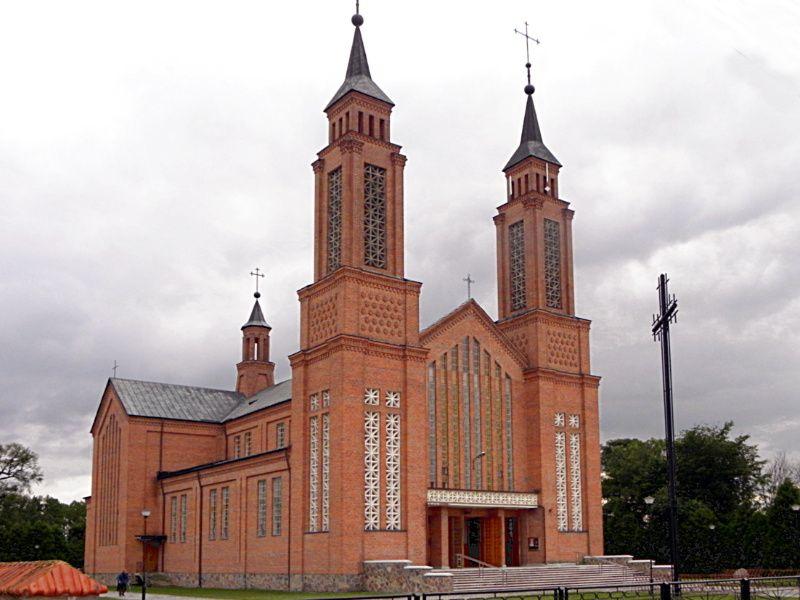 Kościół parafialny w Staninie, gdzie w dniu wyborów prezydenckich nie uszanowano ciszy wyborczej. Fot. PGL - fot. 