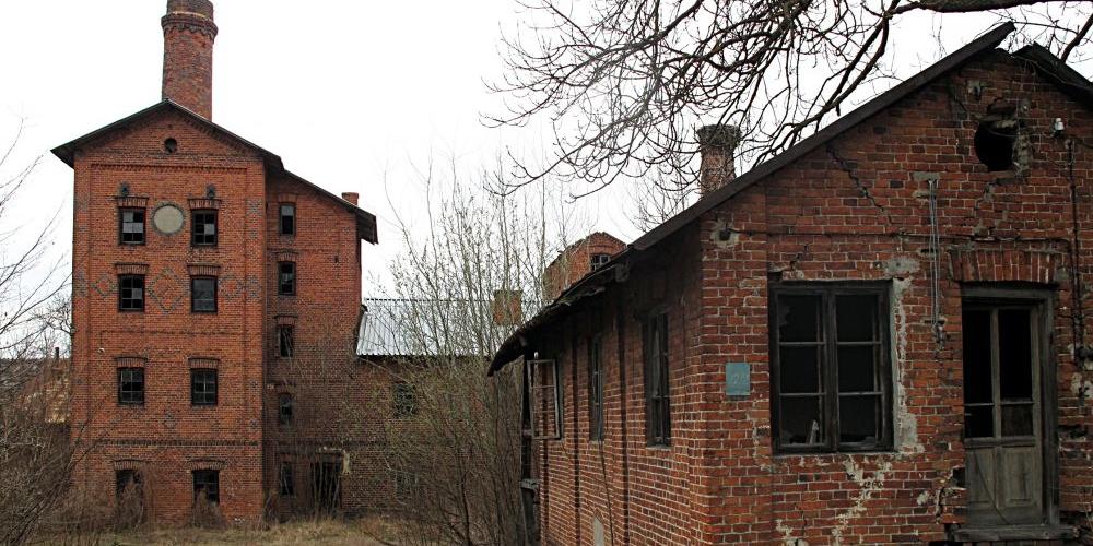 Stary browar w Sarnakach to obecnie ruina. Czy przedsiębiorcy z Pomorza uda się historycznym budynkom przywrócić miniona świetność? Fot. M. Celińska - fot. 