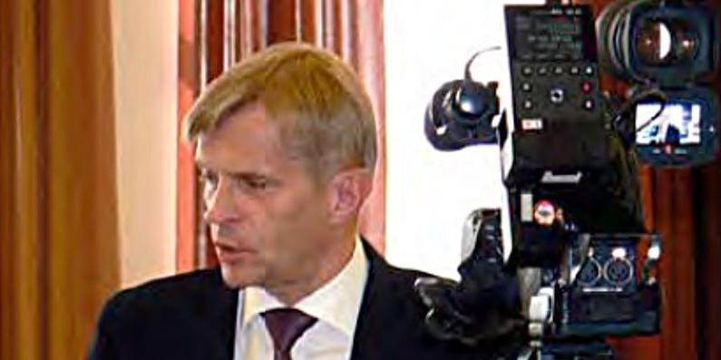 – Dajmy spokój powielaniu plotek – apelował na sesji Rady Miasta burmistrz Łukowa Dariusz Szustek. Fot. BS - fot. 