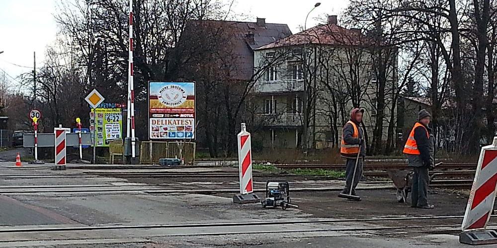 Ruszył remont na przejeździe kolejowym na Łapiguzie. I dobrze. Ale łukowianie oczekują na gruntowna przebudowę tego niebezpiecznego miejsca. Fot. PGL - fot. 