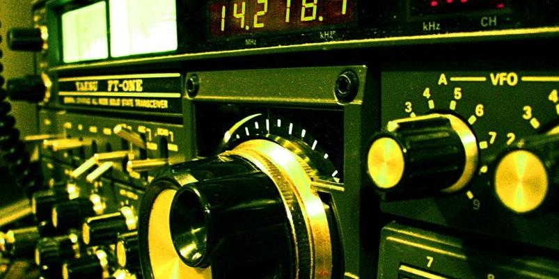 Transceiver, serce każdej krótkofalarskiej stacji nadawczo-odbiorczej. Fot. sxc.hu - fot. 