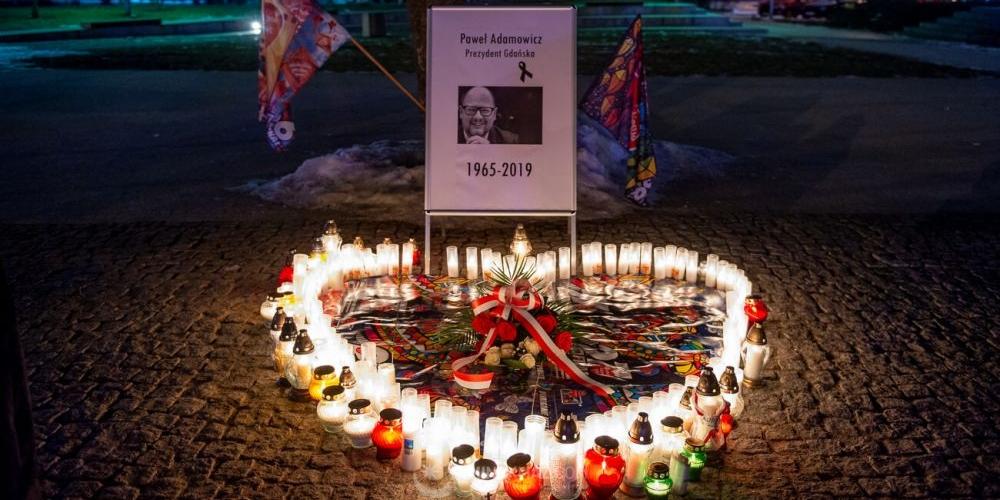 Mińsk Mazowiecki zamordowanemu Pawłowi Adamowiczowi - fot. j