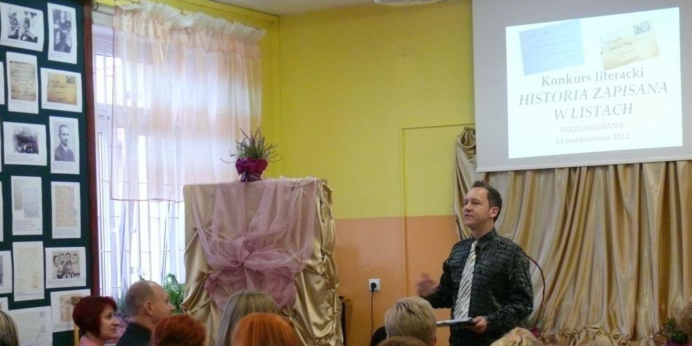 Tomasz Markiewicz ogłasza wyniki konkursu, fot. arch. CKU - fot. 