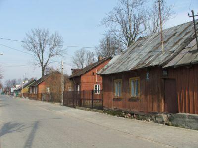 Warta ocalenia drewniana zabudowa ulicy Kilińskiego w Węgrowie. - fot. 