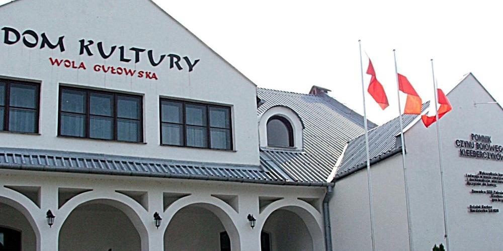 Kontrowersje wokół zwolnienia dyrektorki Domu Kultury  w Woli Gułowskiej. Fot. PGL - fot. 