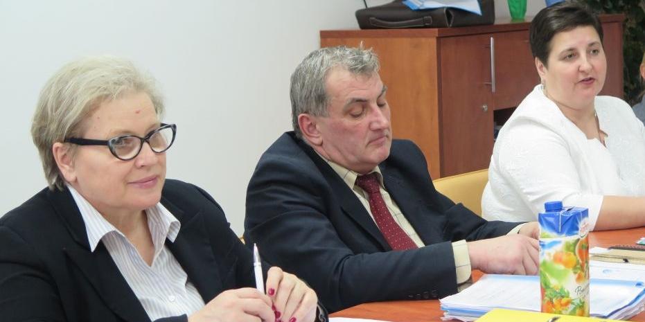 Od lewej Anna Blondyk (skarbnik UG Stara Kornica), wójt Kazimierz Hawryluk, przewodnicząca Rady Elwira Hulińska
