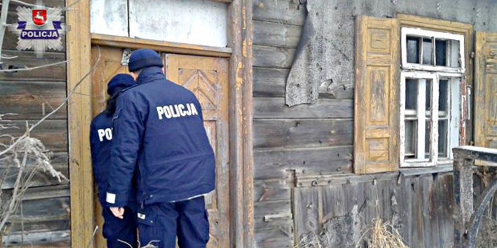 Funkcjonariusze z KPP w Łukowie zaglądają do wszystkich miejsc, gdzie mogą koczować bezdomni, narażeni w mroźne dni na utratę zdrowia albo życia. Fot. Arch. KPP w Łukowie - fot. Arch. KPP w Łukowie