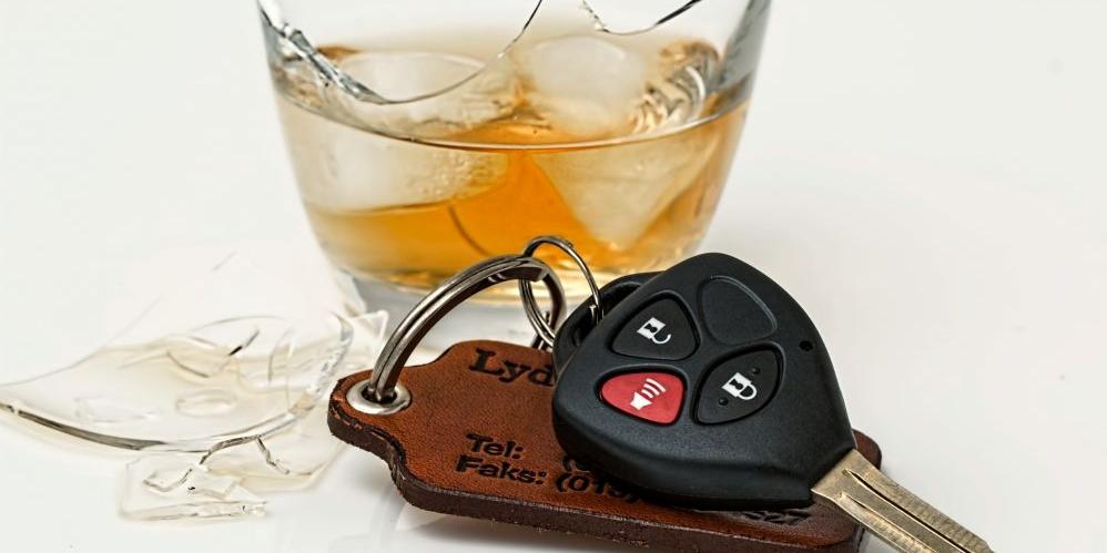 Alkohol i samochód. Fot. pixabay.com, stevepb - fot. 