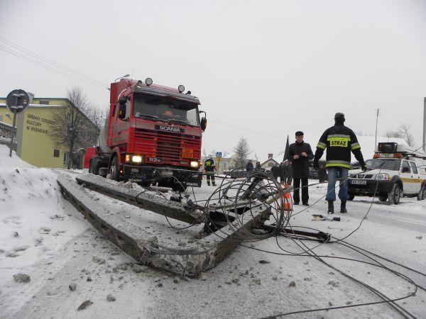 Wypadek w Wiśniewie. Fot. sej - fot. 