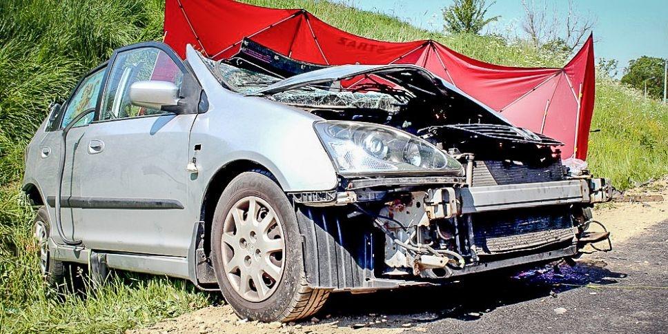 Prawa strona hondy, która zderzyła się z ciężarówką została dosłownie „zmieciona”... Fot. Arch. KPP w Sokołowie Podlaskim - fot. 