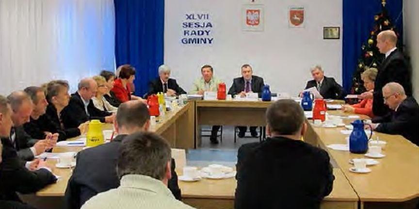 Wystąpienie wójta po przegłosowaniu uchwały zapowiadającej likwidację szkoły w Zarzeczu Łukowskim. Fot. (pgl) - fot. 