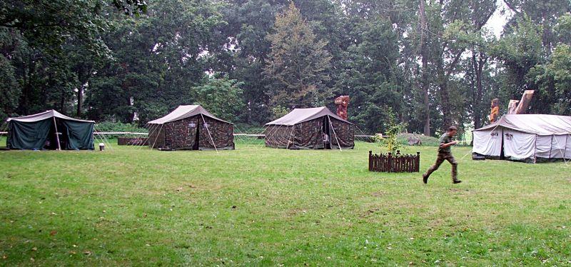 Na zlocie w Woli Okrzejskiej harcerze mają pogodę typowo harcerską... Fot. PGL - fot. 