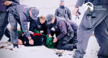 Ćwiczenia służb w Zakładzie Karnym w Siedlcach. Straż Pożarna, Policja i Służba Więzienna trenowały pożar i próbę ucieczki osadzonych