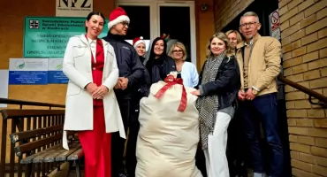 „Kraty-wne szycie” w Zakładzie Karnym w Siedlcach. Osadzeni uszyli pluszaki dla dzieci ze szpitali