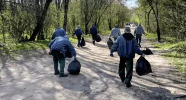 Siedlce. Osadzeni sprzątali Muchawkę. Włączyli się w ogólnopolską akcję