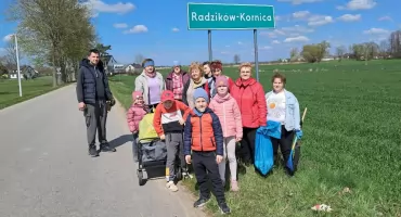 Ponad 120 worków śmieci i setki rąk do pracy. Mieszkańcy posprzątali gminę Mordy