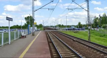 Pociągi przejeżdżają, mieszkańcy czekają. Dębe Wielkie walczy o zatrzymanie „Łukowianki”.
