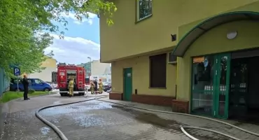 Pożar w garażu budynku STBS w Siedlcach. Na miejscu interweniowała straż pożarna