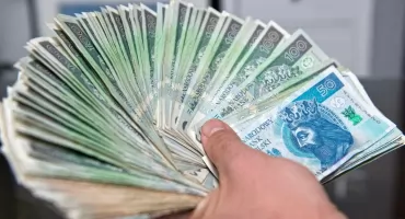 Uwierzyła, że rozmawia z policjantem. Seniorka straciła ponad 70 tys. zł