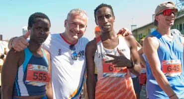 Upał nie zatrzymał biegaczy. Blisko 600 osób wystartowało w Zbuckim Półmaratonie (zdjęcia+filmy)