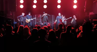 Folk-rockowe brzmienia w Parku Aleksandria oraz pod muralem. Przed publicznością zespół Mitra