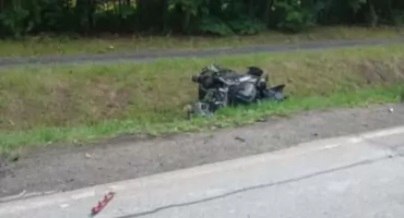 Tragiczny wypadek na krajowej „50”. Nie żyje 20-letni motocyklista, miał zakaz prowadzenia pojazdów